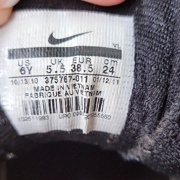 Nike Black and White Cleats. Size 6Y. - Picture 6 of 7